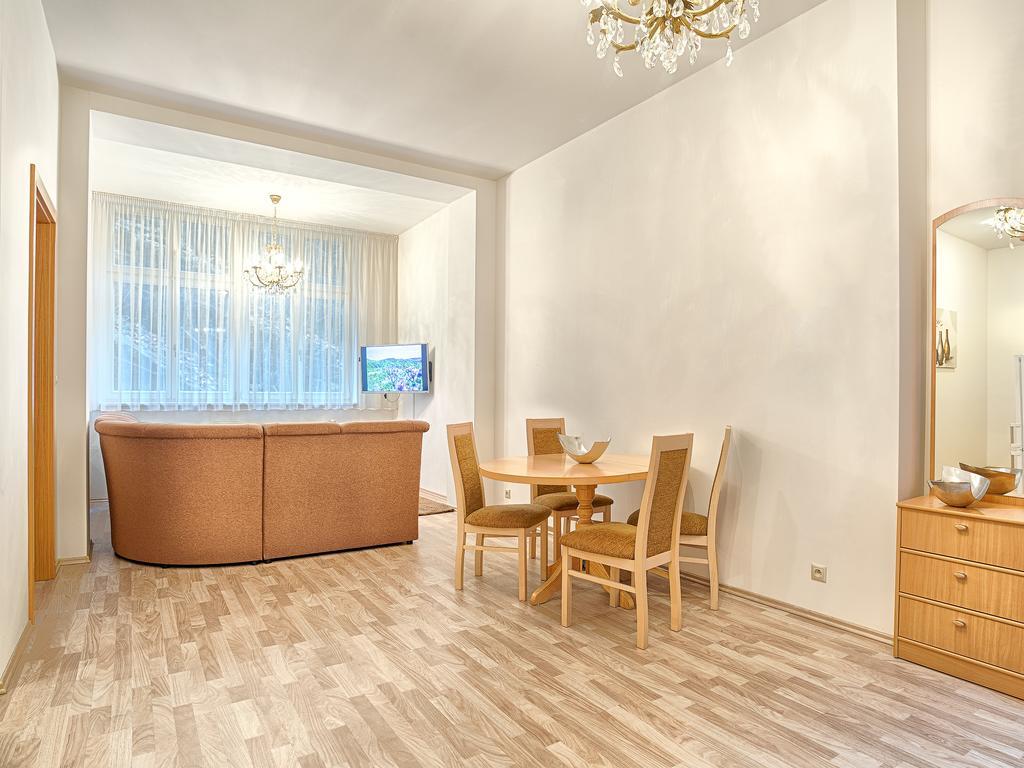 Apartments Valencia Karlovy Vary Room photo